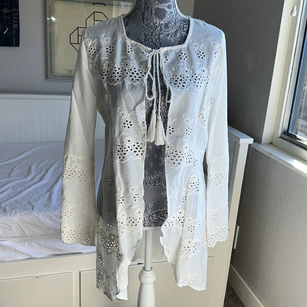NWTCrosstree Lane Eyelet embroidered long sleeve open front white beach cover up - Picture 9 of 9